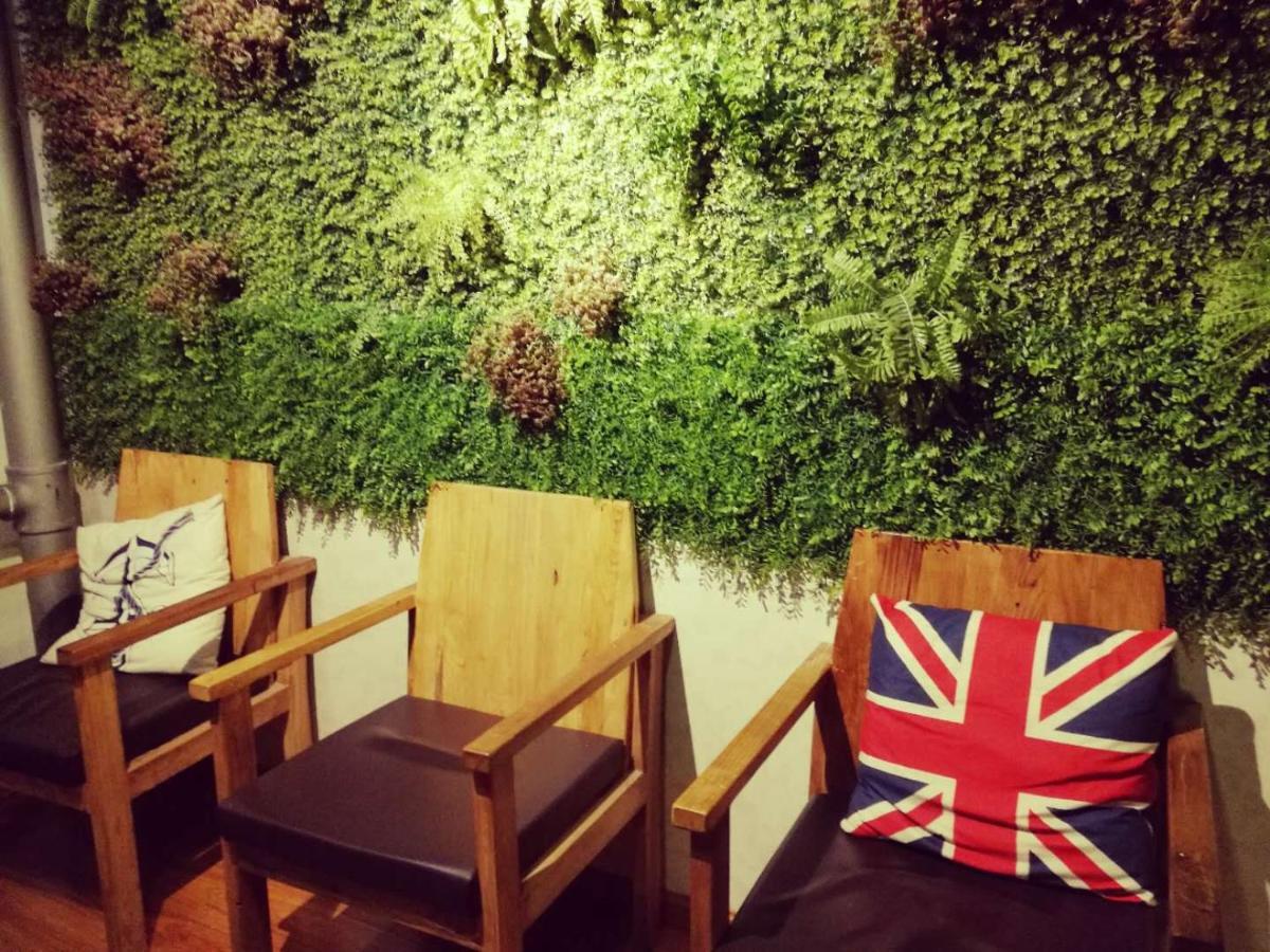 Wutongli Youth Hostel Chengdu Luaran gambar
