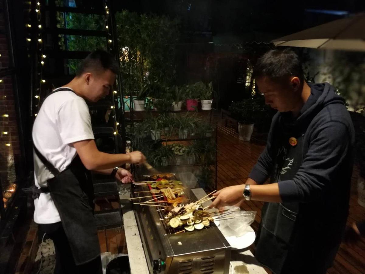 Wutongli Youth Hostel Chengdu Luaran gambar